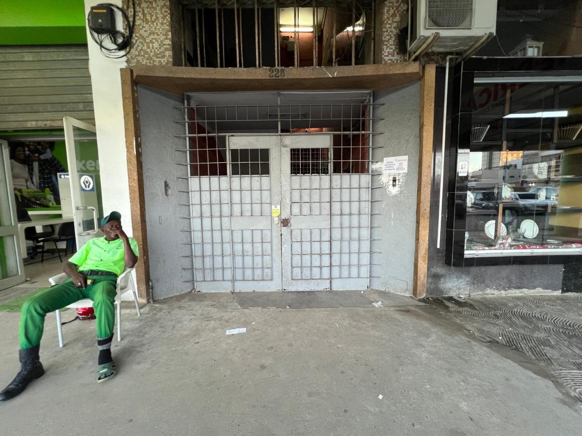 Appartamento Apartamento África T2 em Zona Comercial de Luanda Esterno foto