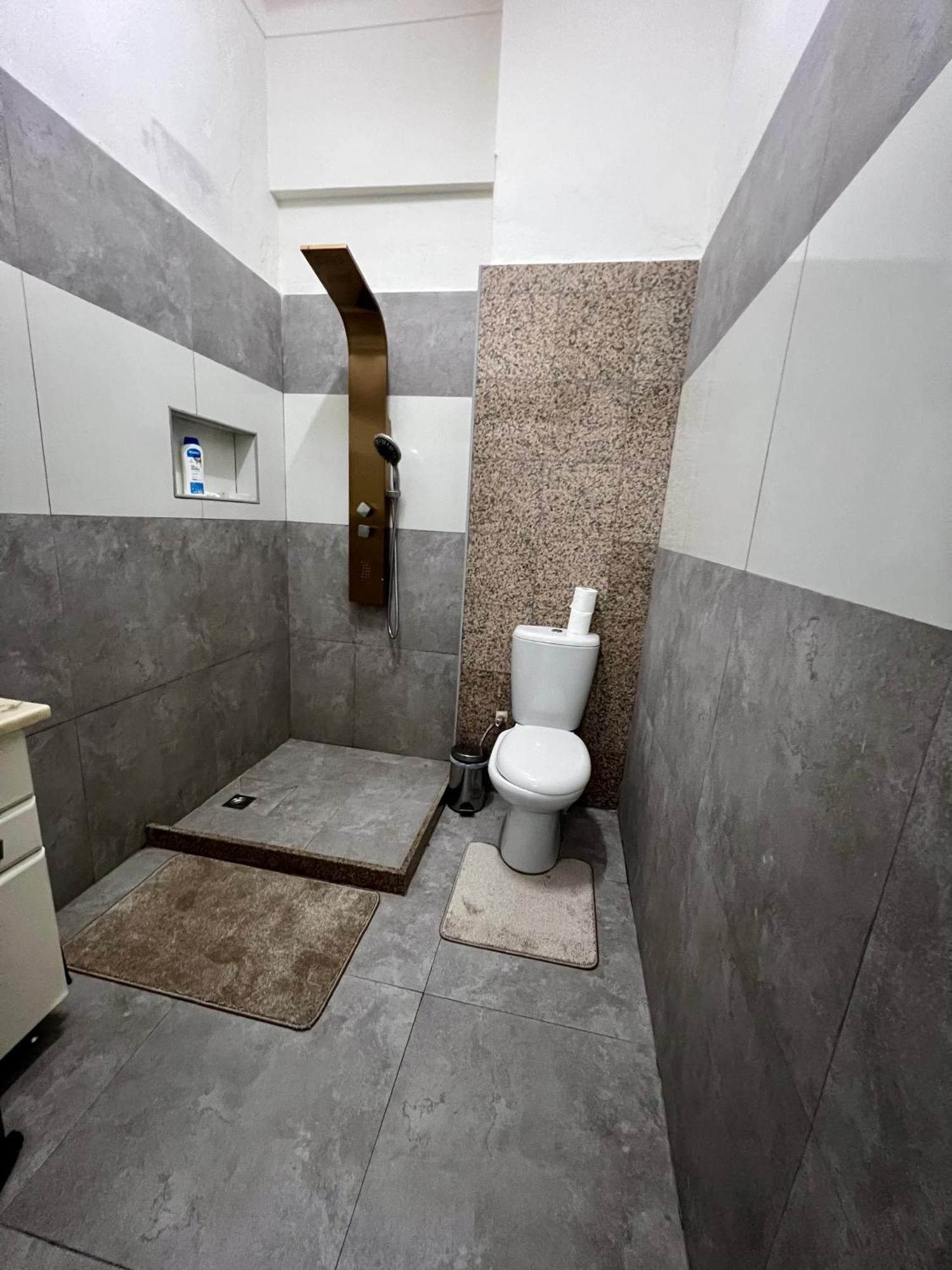 Appartamento Apartamento África T2 em Zona Comercial de Luanda Esterno foto